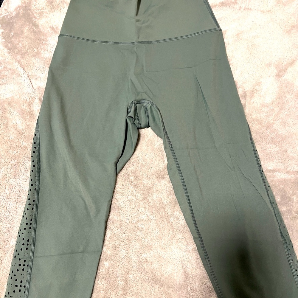 Aerie Womens Chill Play Move Cropped Pants Green Mid Rise Stretch Activewear M